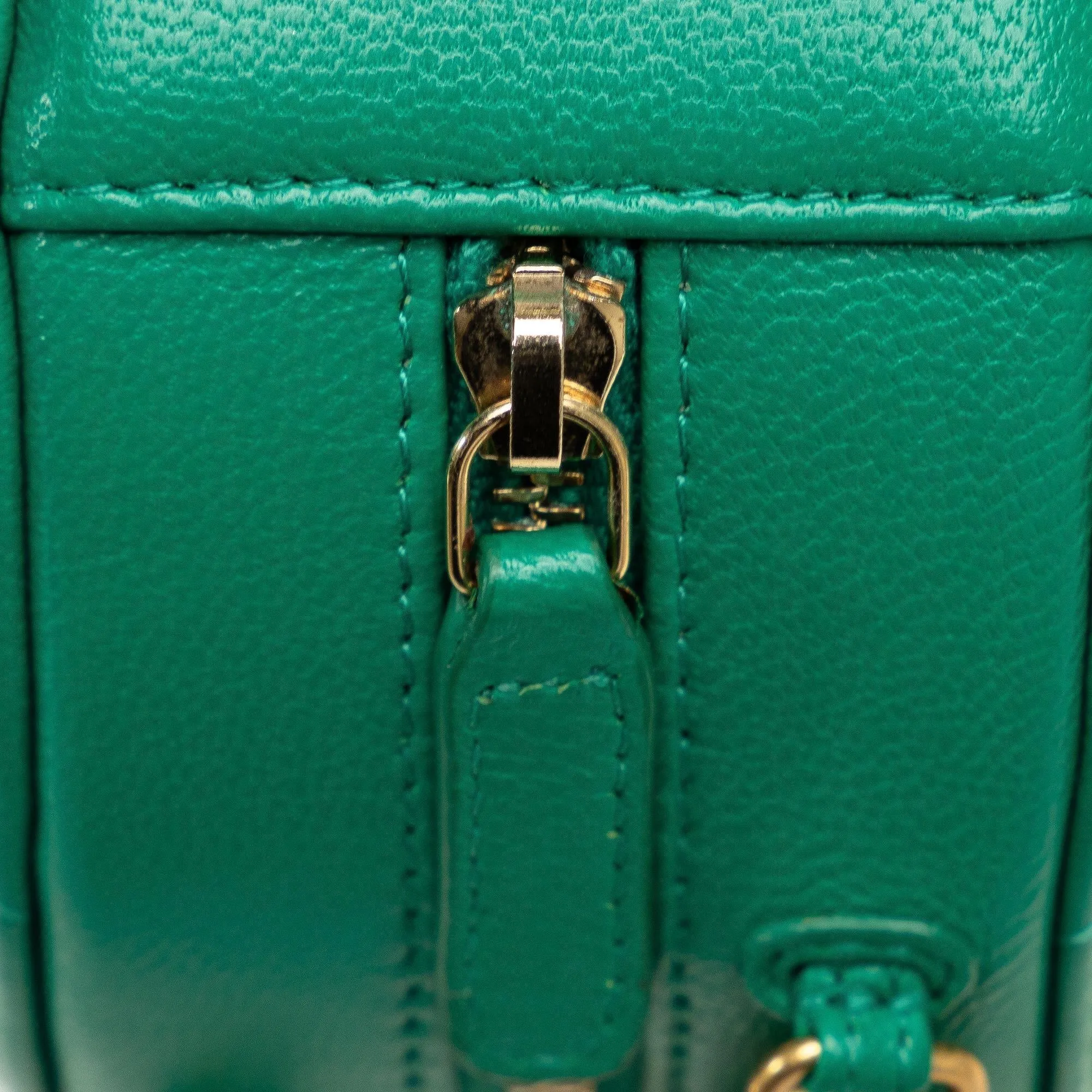 Chanel 19 Round Lambskin Clutch With Chain (SHG-pjBnNJ)