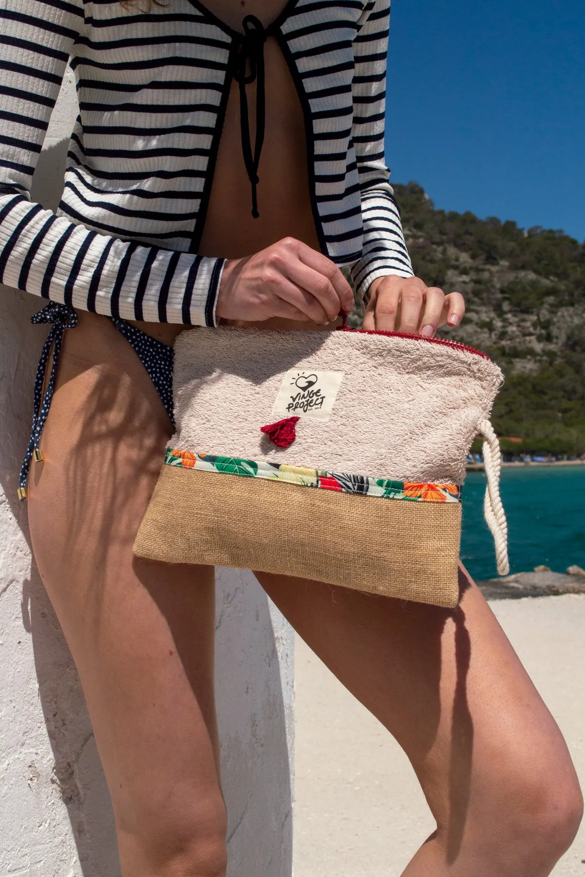 Crema 𝐌𝐞𝐝𝐢𝐮𝐦 Waterproof Beach Clutch Bag