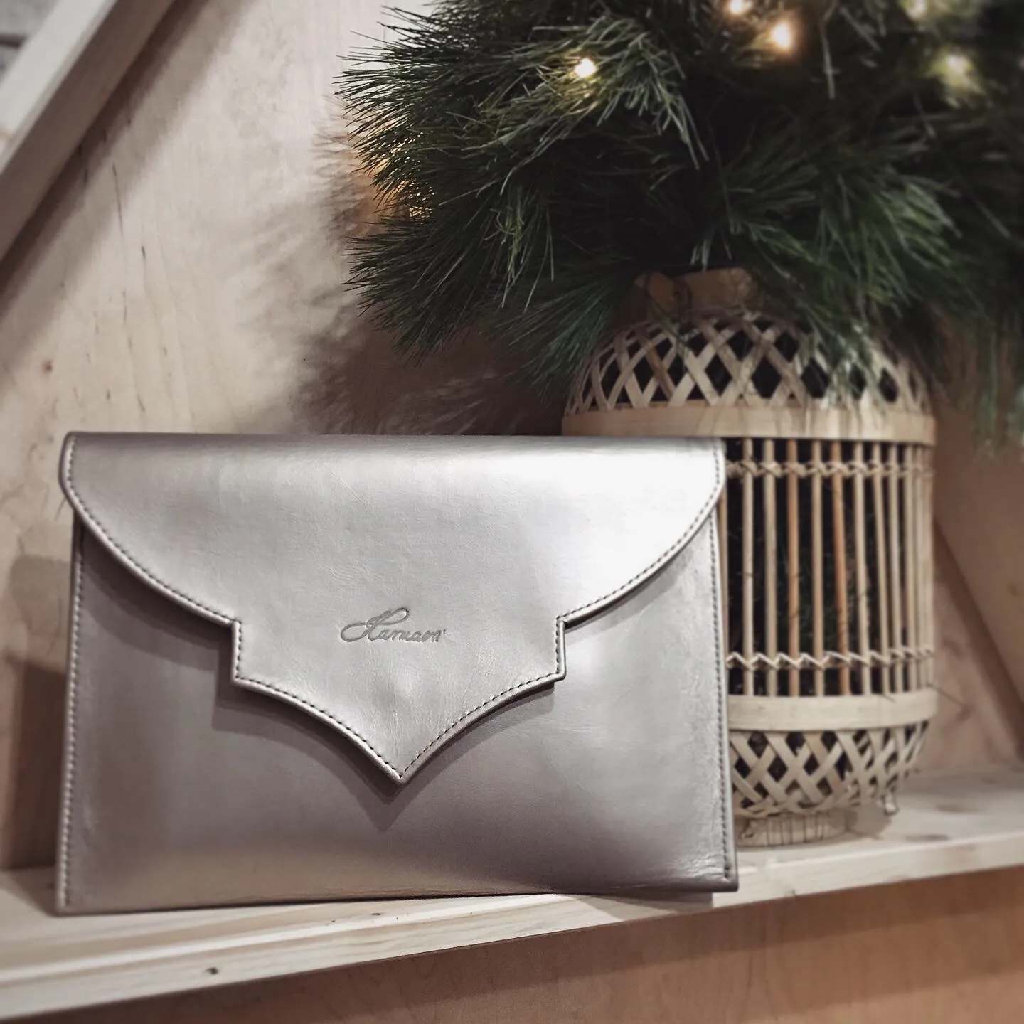 PEARL FESTIVE ORIENTAL CLUTCHBAG